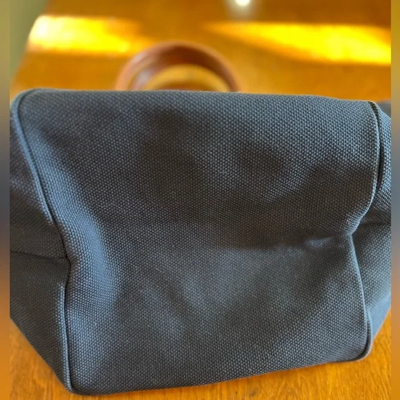Vintage Dooney & Bourke Navy Canvas Leather Trim Zip Tote Purse Classic USA - Picture 9 of 9
